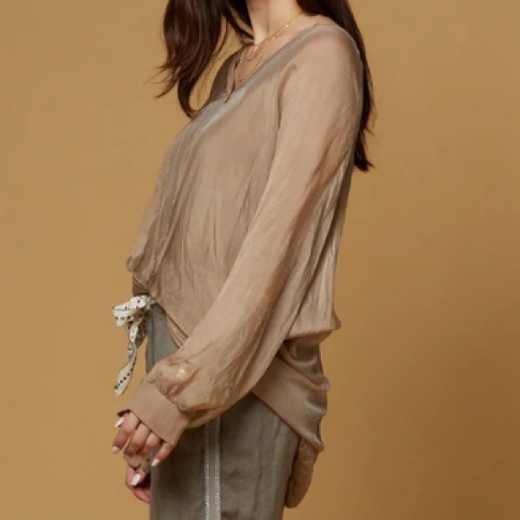 Scandal Italy One Size Sheer Long Sleeve Lightweight Elegant Women's Tan Blouse - Picture 3 of 14